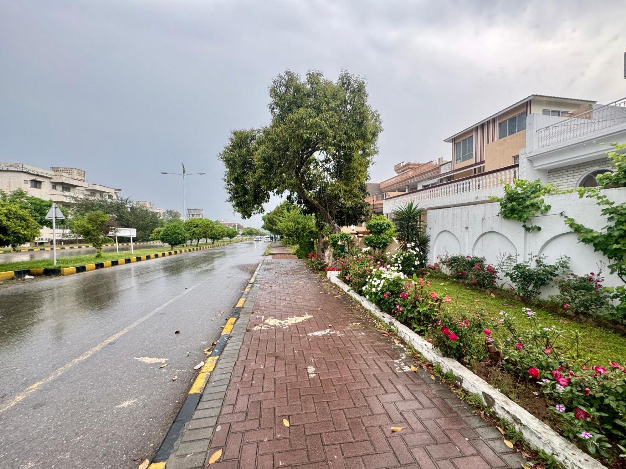 Decent Lodge Guest House Islamabad Eksteriør bilde
