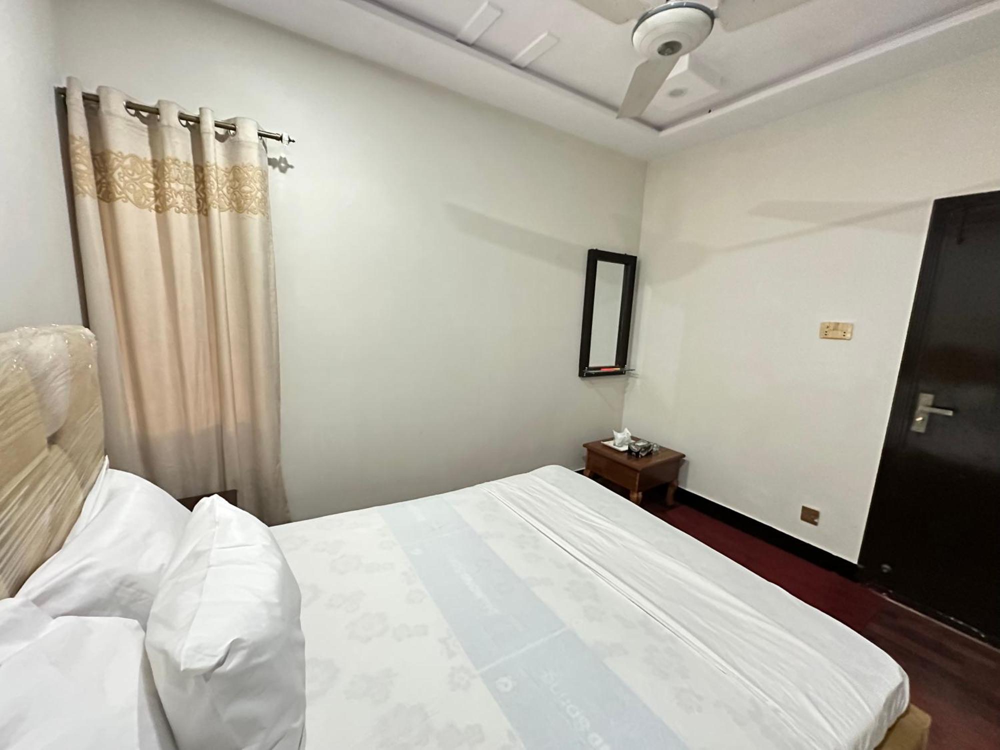 Decent Lodge Guest House Islamabad Eksteriør bilde